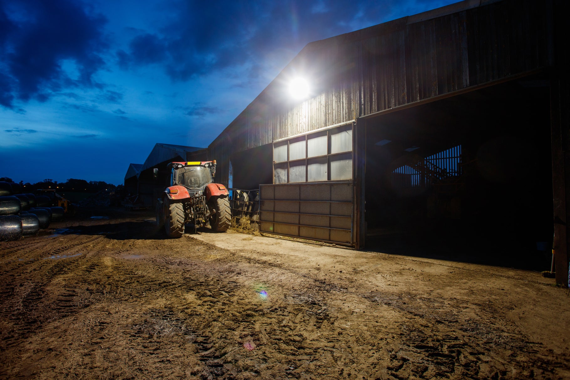 Saber 4800lm Solar Floodlight